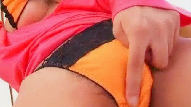 AV偶像浅香美绪和折原真希户外大奶诱惑视频