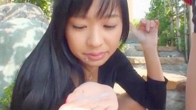 异国情侣与疯狂的日本女孩小仓奈々在JAV手淫视频中