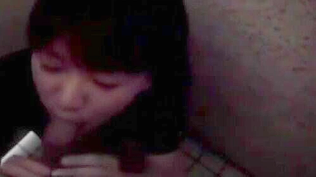 日系美女在公共场所享受口交和指操的快感