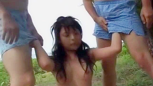 多毛日本JAV场景：风骚藤崎枫最火热户外动作