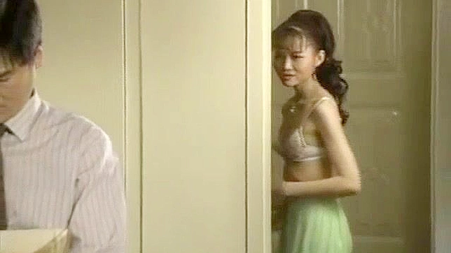 日式成人 webcam 明星在惊人片段中狂野表现