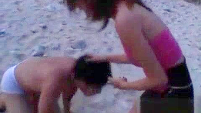 日式情侣户外享受公开性爱体验