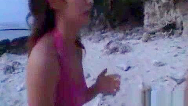 日式情侣户外享受公开性爱体验