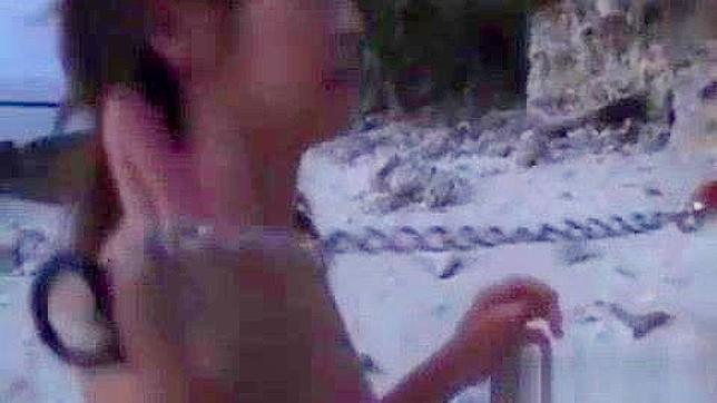 日式情侣户外享受公开性爱体验