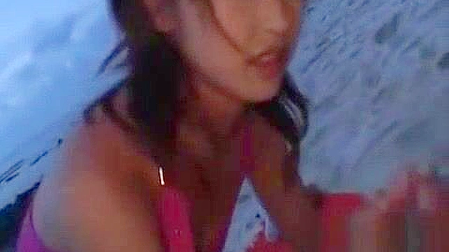 日式情侣户外享受公开性爱体验