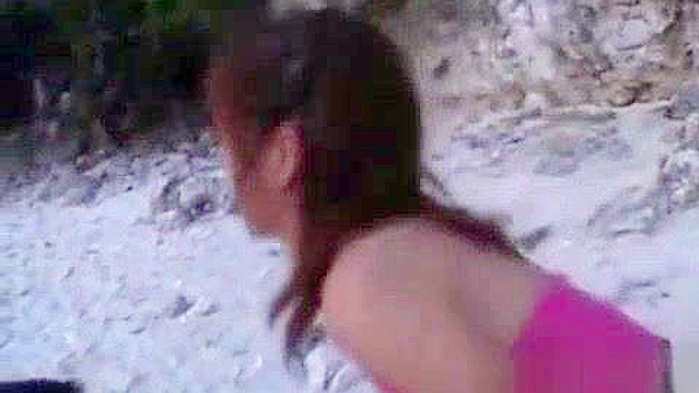 日式情侣户外享受公开性爱体验