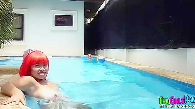 后院户外自慰的日本AV美女