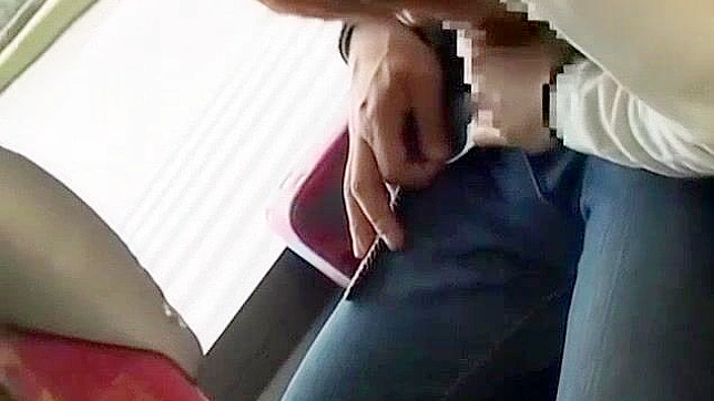 日本婊子户外JAV大片中颜射必看！