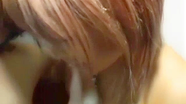 狂野日式硬核手交场景~JAV视频中的日本色情明星