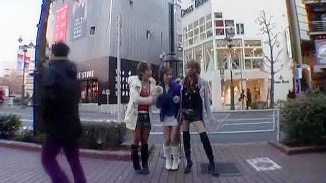 狂野日式硬核手交场景~JAV视频中的日本色情明星