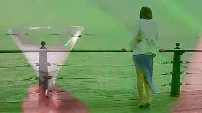 日本AV女星紫真珠户外自慰热辣场景