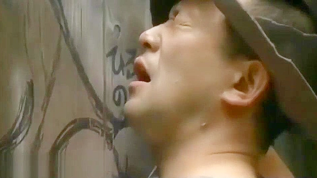 日本AV女星Yuma的激烈口交场面展示