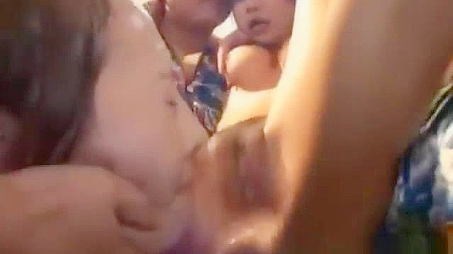 拥有粉嫩湿润部位的JAV美女在热辣视频中等你观看！