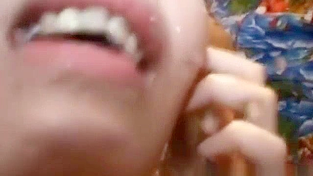 拥有粉嫩湿润部位的JAV美女在热辣视频中等你观看！