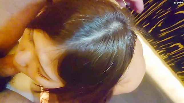 他在酒吧与日本女孩搭讪，带她回家狂野做爱