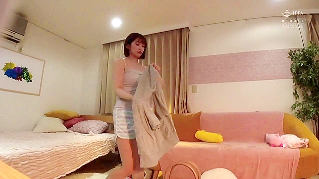 紧俏年轻小穴室友狂操！日系妹子高潮喷涌不止！