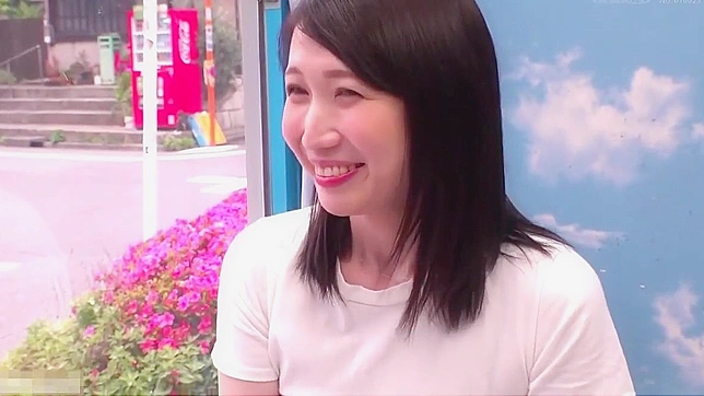 抱歉，亲爱的~ 这位日系妻的喉咙无法抗拒她的首次吞精表演。