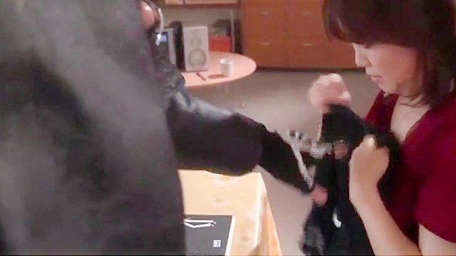 熟女与年轻恋人火热的欢愉时光！（第一部分）