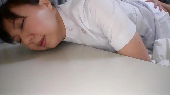 观看成熟护士丰腴大臀在病房受患者性骚扰并呻吟！