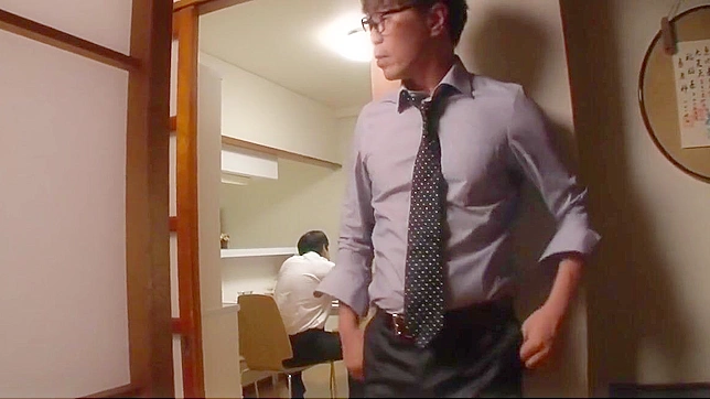 日本熟女在 cuck 视频中被陌生人肉棒操到子宫高潮