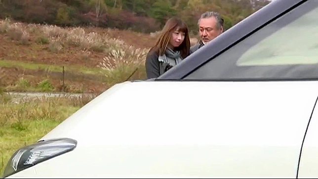 在草原遗迹中体验MILF的魅力诱惑