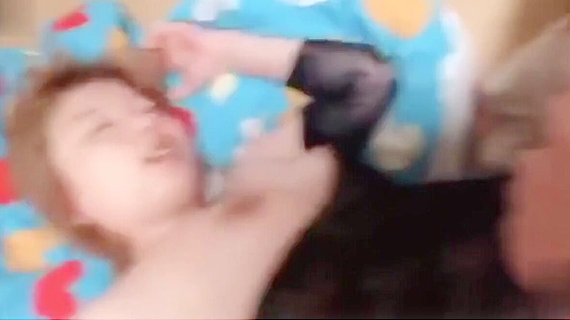 令人震惊的画面：妻子与陌生人的激情邂逅