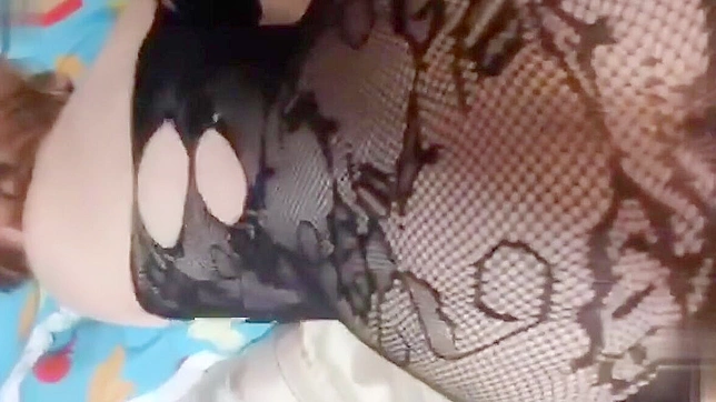 令人震惊的画面：妻子与陌生人的激情邂逅