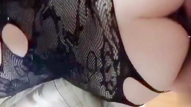 令人震惊的画面：妻子与陌生人的激情邂逅