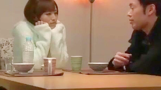 与这些无法满足的JAV美女一起释放你的狂野！