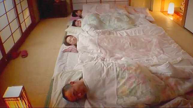 释放欲望与火辣继父的激情体验！