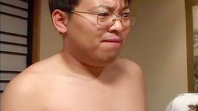 在妻子朋友面前戴绿帽日本老公~必看！