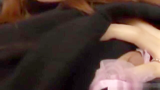 性感熟女妖精在亚洲色情片中与戴绿帽男狂野做爱