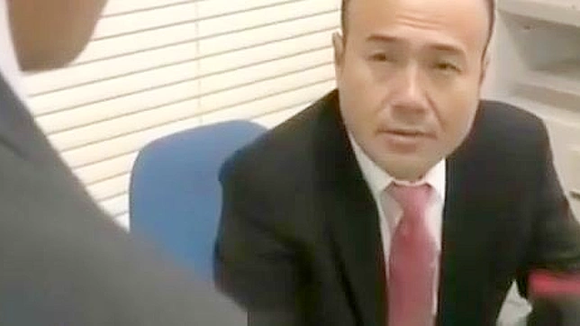 日本美女穿婚纱，受丈夫老板的命令