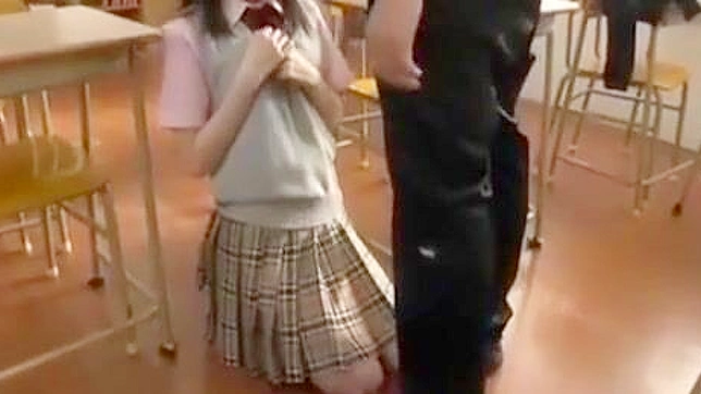 日本同学的性感戴绿帽未婚妻~完整视频曝光！