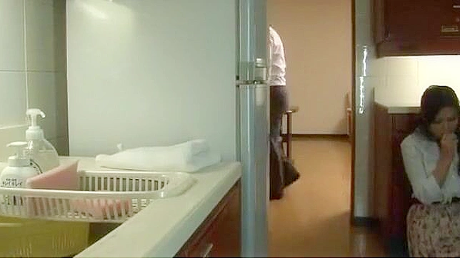 在这款精彩的JAV片段中迷恋Yuki Toma的异域魅力口交秀