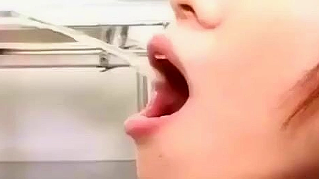 日本美女掌控一切 – 迷人AV女优化身性感机器人护士！