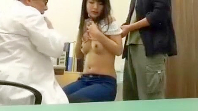 前戏~性感少妇引诱并挑逗变态医生