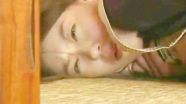 感受迷人的日本魅惑女巫~丰满的熟妇实现了悲伤亚裔丈夫的梦想！