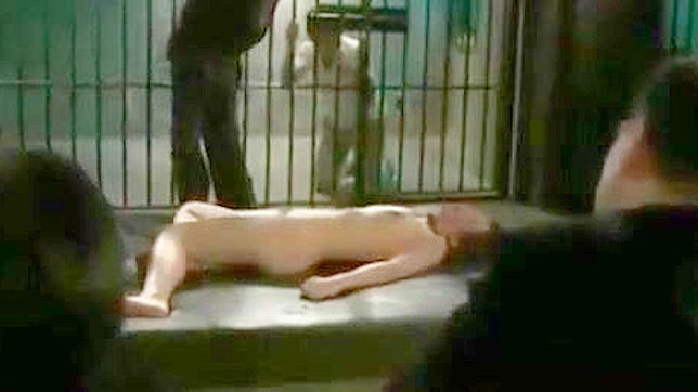 爪哇乳妈被奴隶俱乐部惩罚，羞辱丈夫