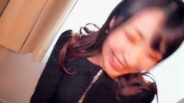 羞辱与诱惑—娇小女学生在酒店被男子绑缚调教