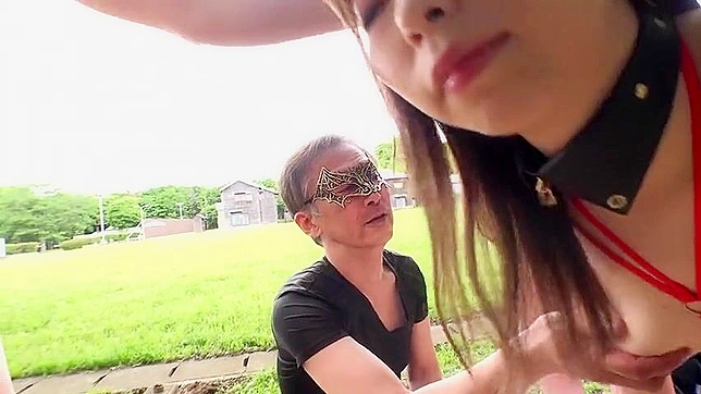 丰满日本女郎在户外屈服于束缚与羞辱！