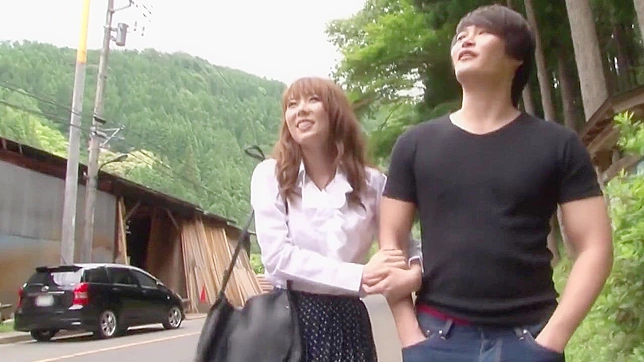 羞辱与感官愉悅：温顺的日本少女在速約中被新男友綁起