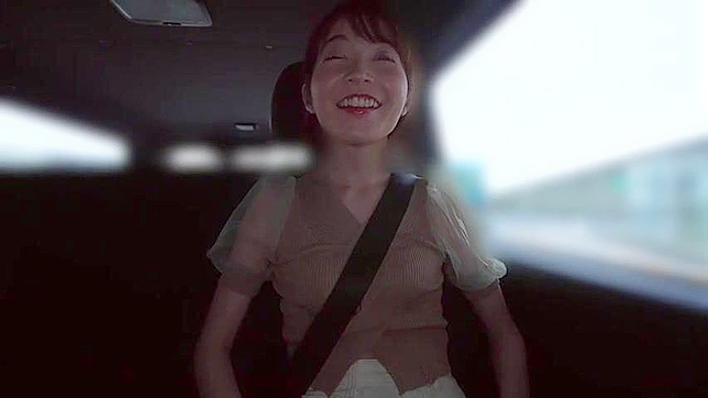 日本顺从女被两位主人挑逗并满足