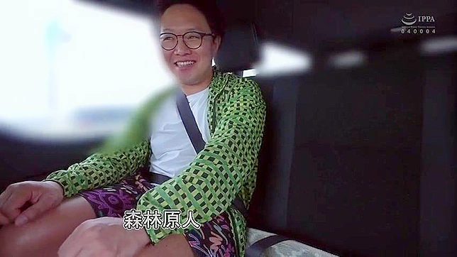 日本顺从女被两位主人挑逗并满足