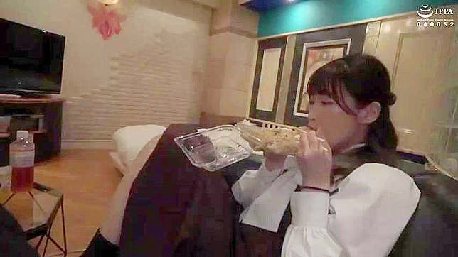 受辱的日本丈夫抓到妻子出轨——被羞辱的日男！