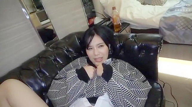 羞辱變奉獻：可愛日本校花為愛成藝伎侍君情慾夜