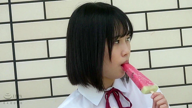 被羞辱的日本美女为强势男友绑缚狂野性爱