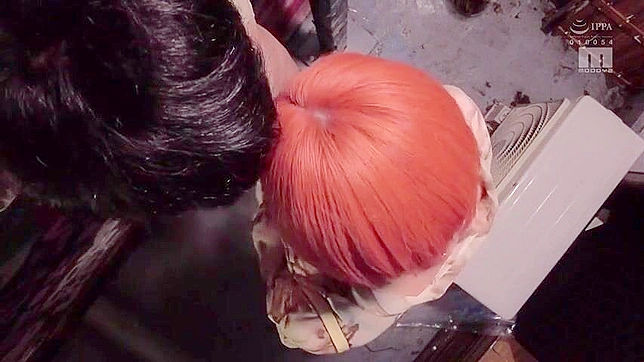 丰满日本女被绑住羞辱 在激情嘿咻中