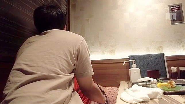 顺从妻子的屈辱：被迫吞精！