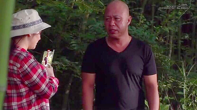 羞辱升级：捆绑后被硬挺的阳具塞满直至中出